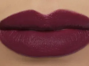 "Delphyne" - Matte Vegan Lipstick